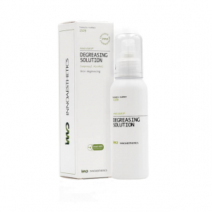DEGREASING SOLUTION est une formulation de préparation pour des traitements de la peau de la médecine esthétique et de la cosmétologie, tels que les  mésothérapie et d' autres procédures qui nécessitent un nettoyage en profondeur de la peau. 
